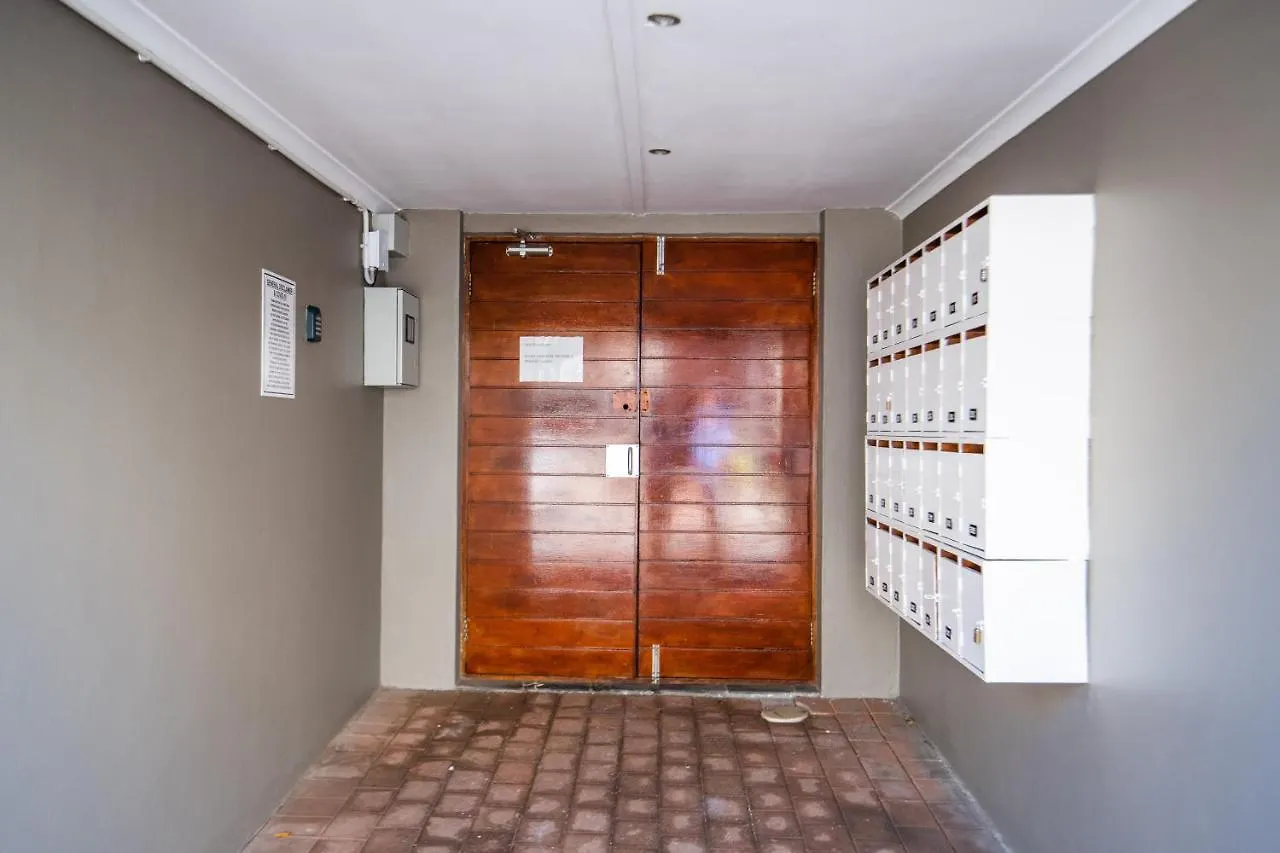 107 Hallack Du Parc Apartment Port Elizabeth 0*,  South Africa